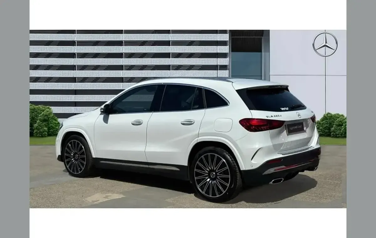 Used Mercedes GLA220 AMG Line Premium Plus 190 HP (139 kW) 2024 White SUV