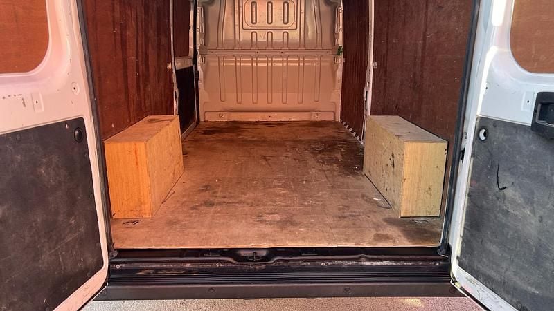 Used Peugeot Boxer Premium 140 HP (102 kW) 2023 Van