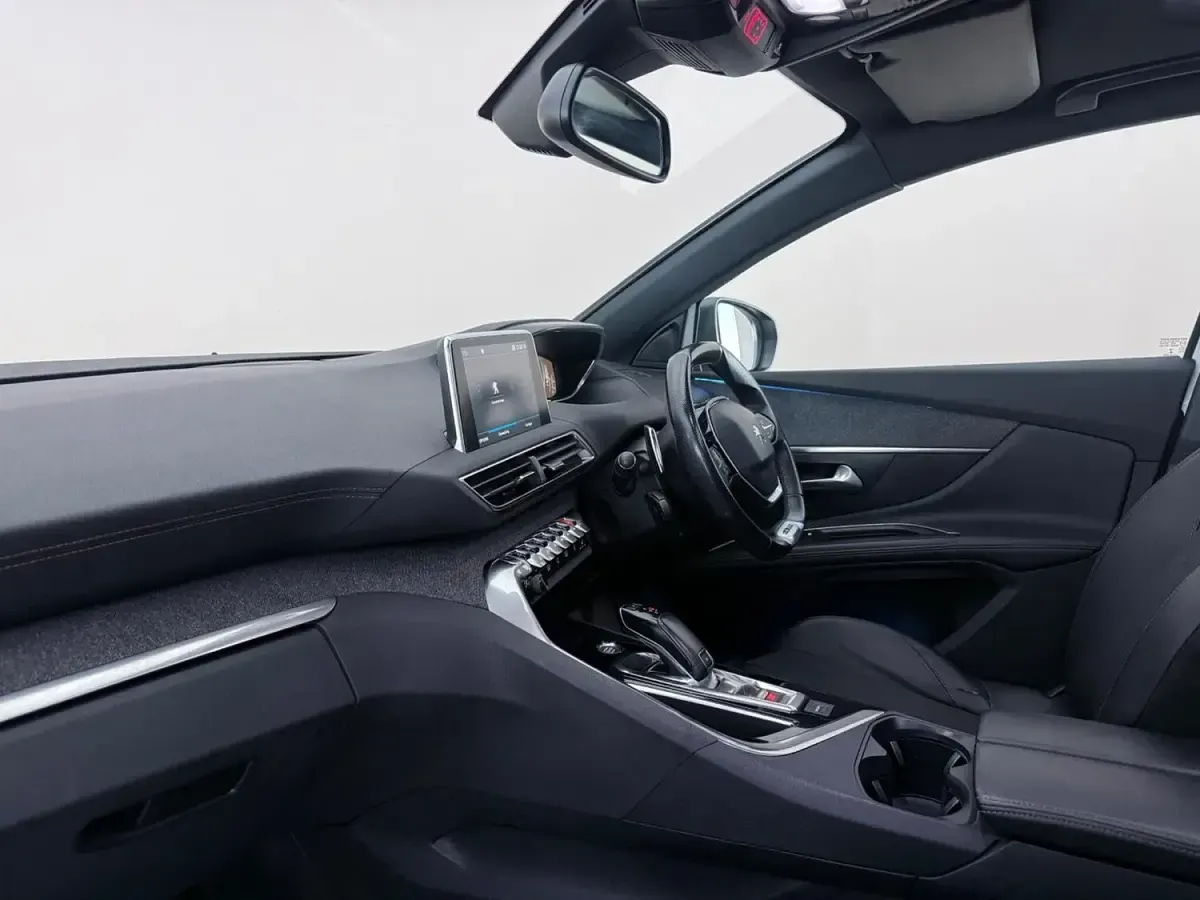 Used Peugeot 5008 Premium 2018 White SUV