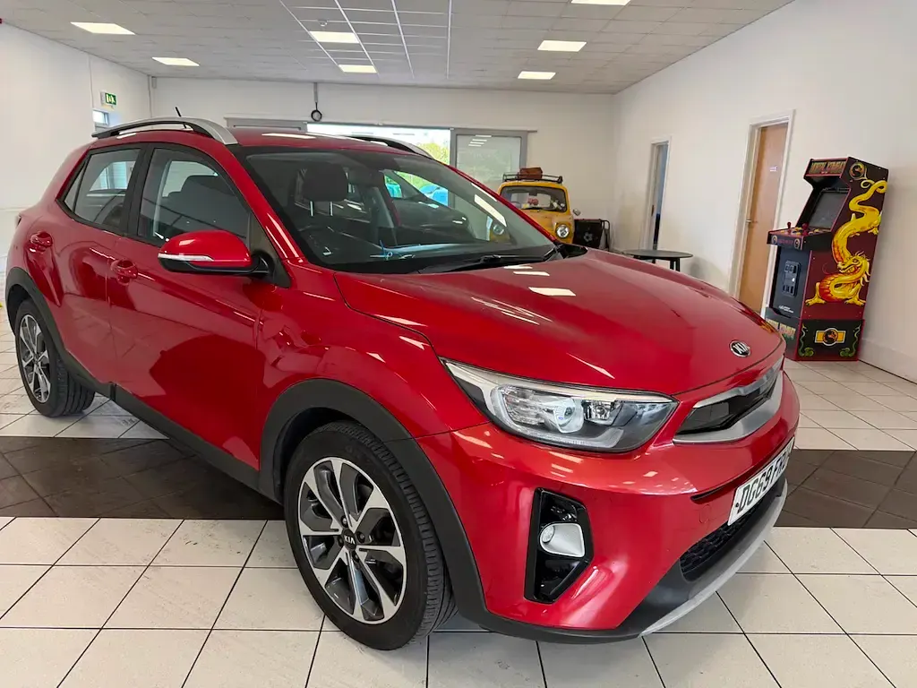Used Kia Stonic 100 HP (73 kW) 2019 Red SUV