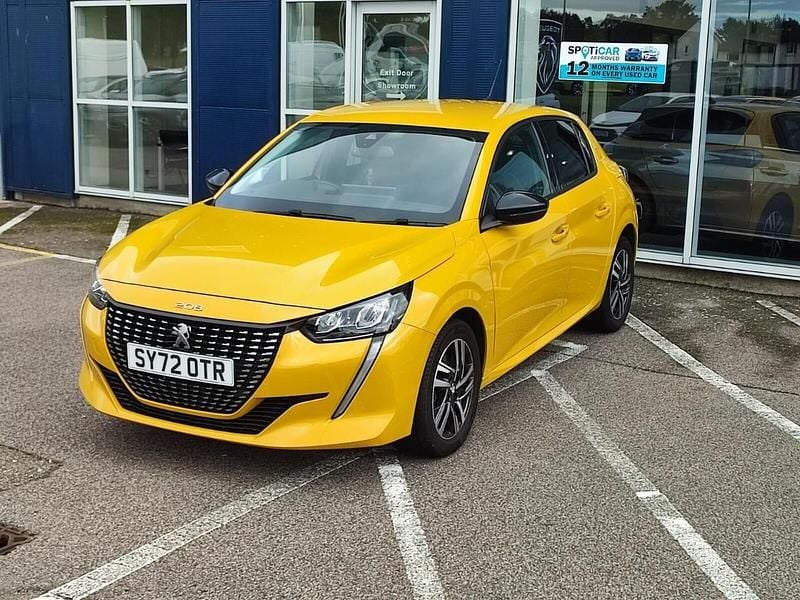 Used Peugeot 208 Allure+ 101 HP (74 kW) 2022 Yellow Hatchback