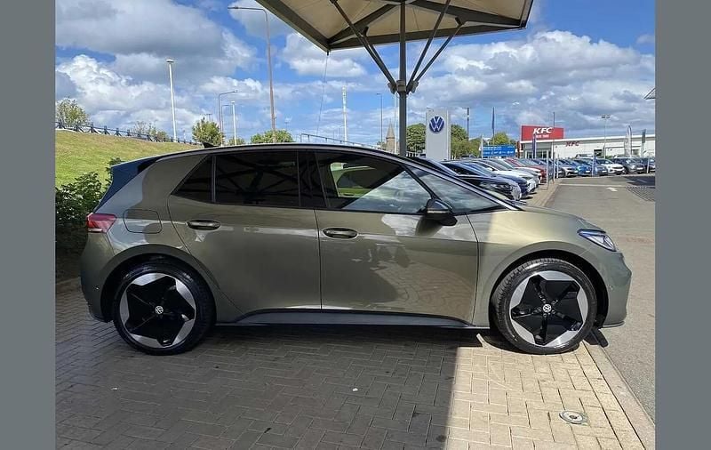 Used VW ID.3 Pro 150 kW (204 HP) 2025 Green Hatchback