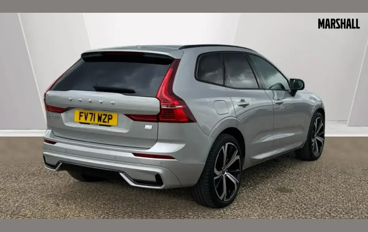 Used Volvo XC60 R-Design Pro 390 HP (286 kW) 2021 Silver SUV