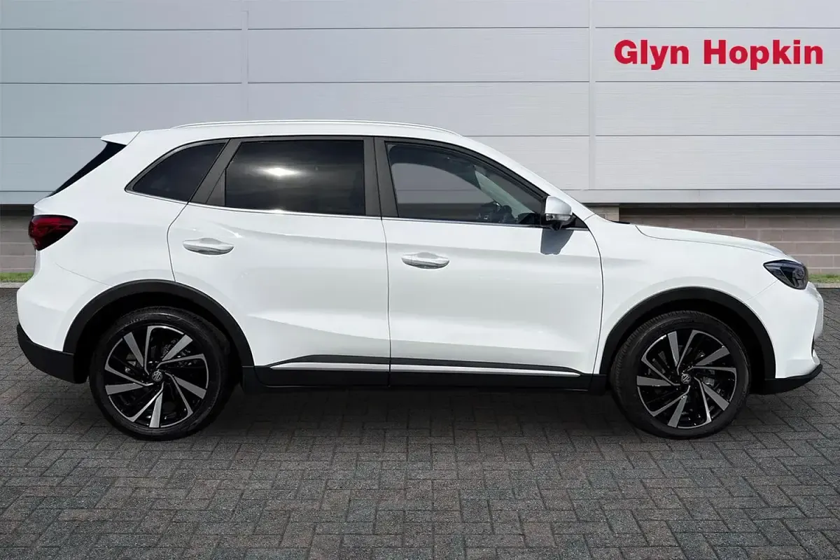 New MG ZS Trophy 196 HP (144 kW) 2026 White SUV
