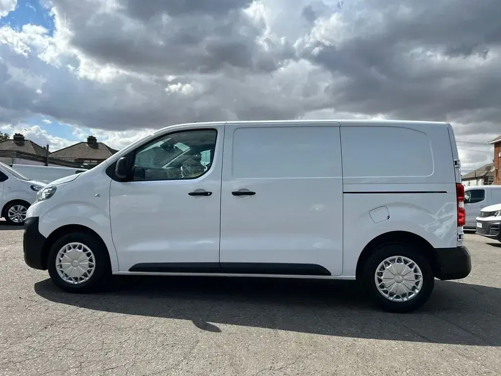 Used Peugeot Expert Premium 2022 White Van