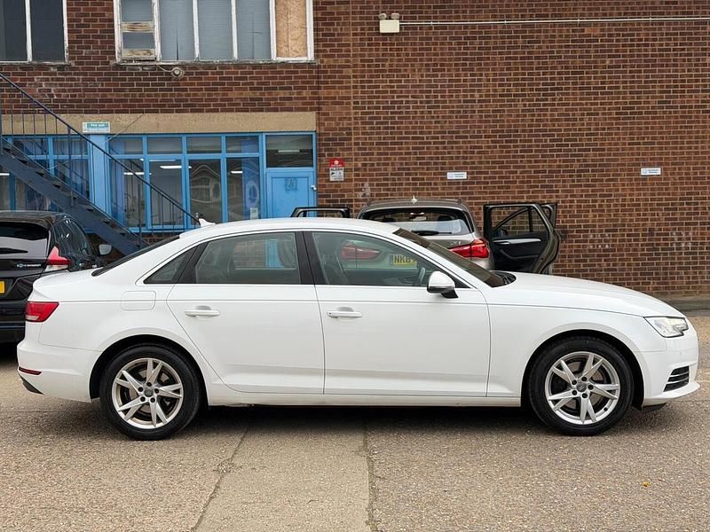 Begagnad Audi A4 Sport 2017 Vit Sedan