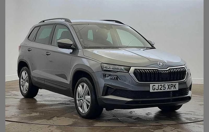 Graphite grey metallic Used 2025 Skoda Karoq SE SUV | £22,900 (Good price) - Image 1/4