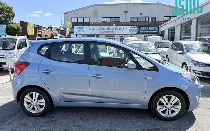 Used Hyundai ix20 Active 90 HP (66 kW) 2015 Blue Hatchback