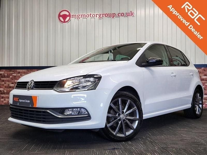 White Used 2015 VW Polo Design Hatchback | £8,295 (Fair price) - Image 1/4