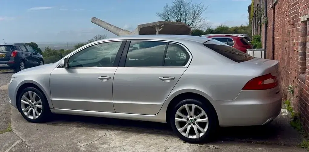 Used Skoda Superb GreenLine 105 HP (77 kW) 2012 Silver Hatchback