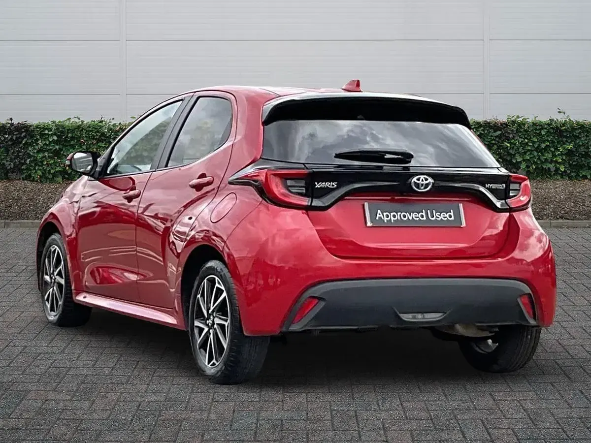 Used Toyota Yaris Design 116 HP (85 kW) 2024 Red Hatchback