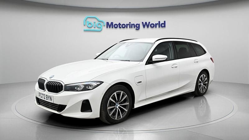 Used BMW 330e Sport Line 288 HP (211 kW) 2022 White Estate