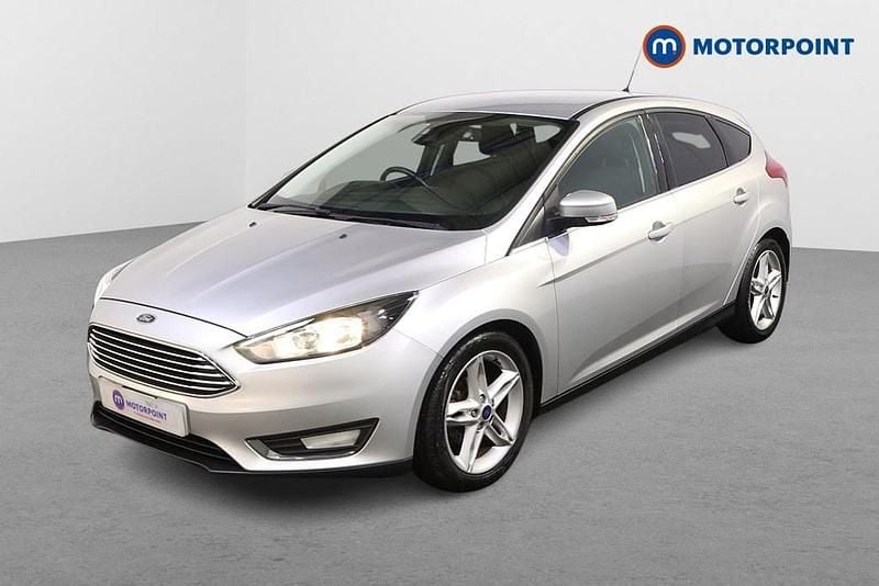 Used Ford Focus Titanium 125 HP (91 kW) 2017 Silver Hatchback