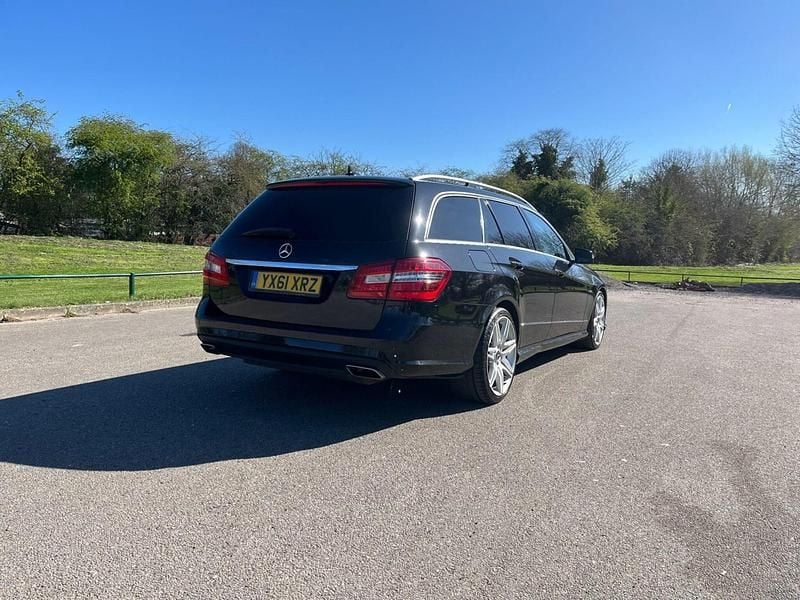 Begagnad Mercedes E350 2011 Svart Kombi