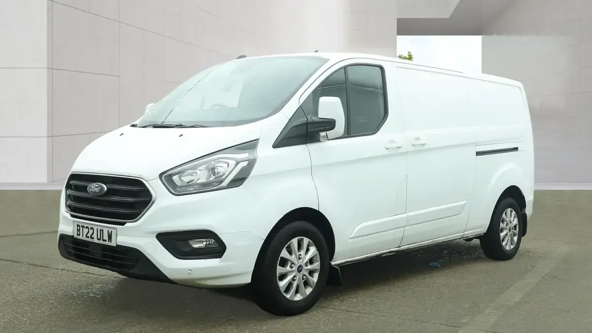 Used Ford Transit Custom Limited 130 HP (95 kW) 2022 White Van