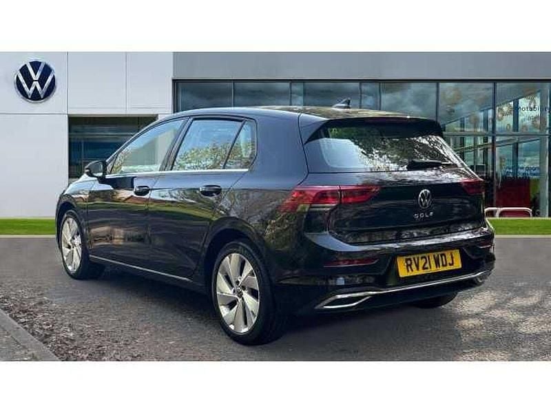 Begagnad VW Golf VIII 130 HK (95 kW) 2021