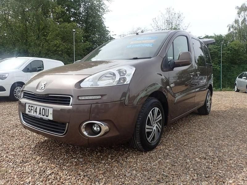 Used Peugeot Partner Tepee S 92 HP (67 kW) 2014 Brown MPV