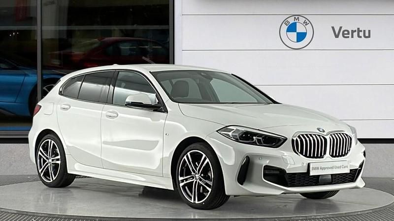 Used BMW 118 M Sport 140 HP (102 kW) 2023 White Hatchback