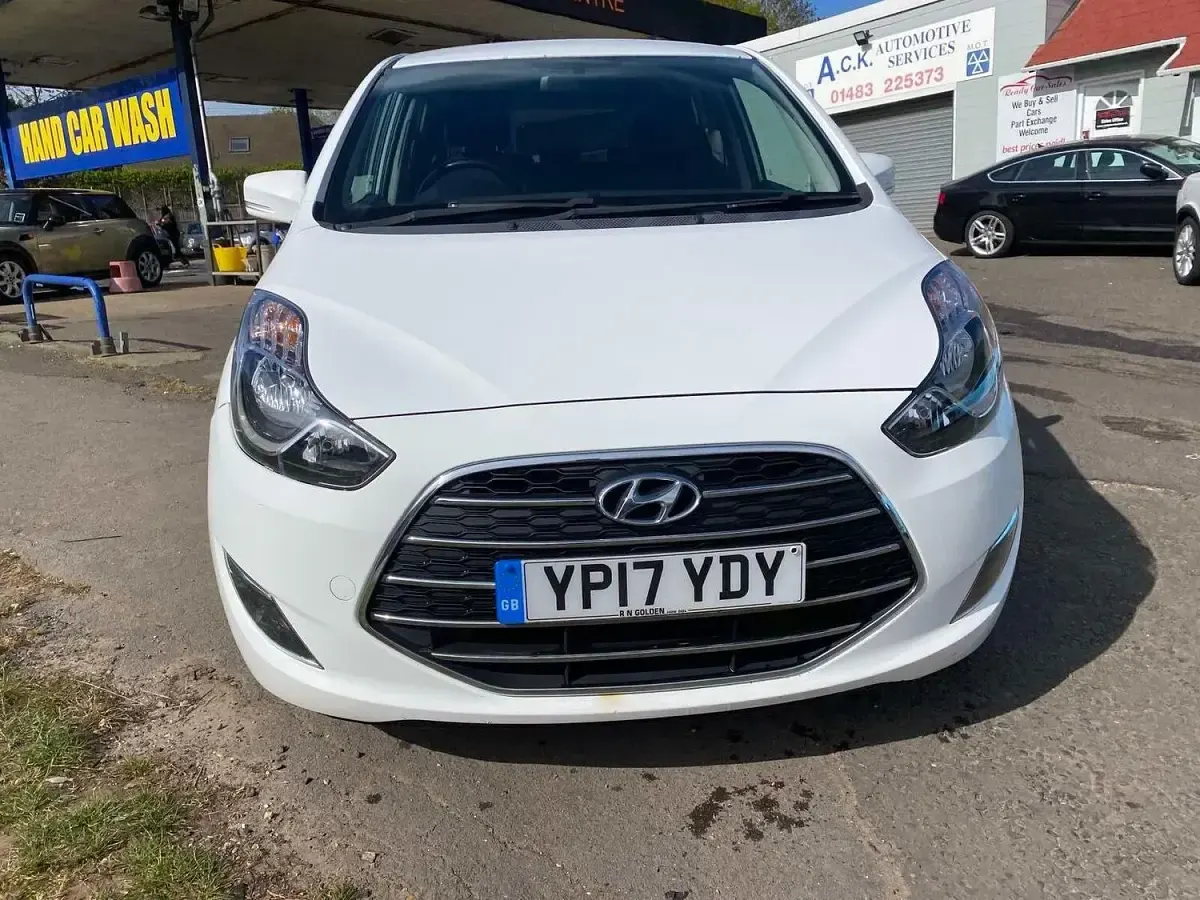 Used Hyundai ix20 SE 88 HP (64 kW) 2017 White Hatchback