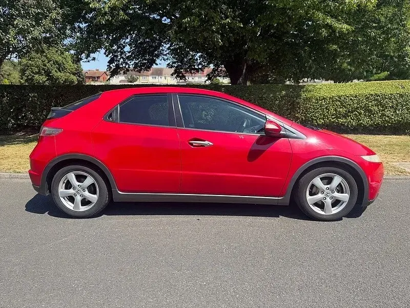 Used Honda Civic SE 140 HP (102 kW) 2010 Red Hatchback