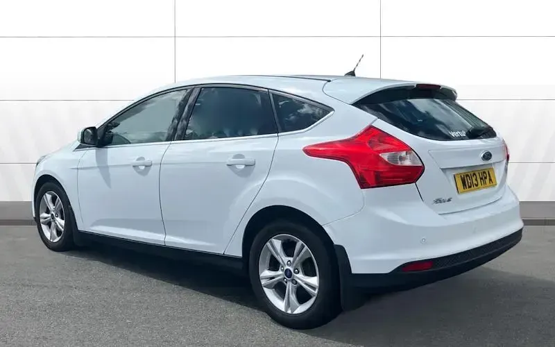 Używany Ford Focus Zetec 105 KM (77 kW) 2013 Hatchback