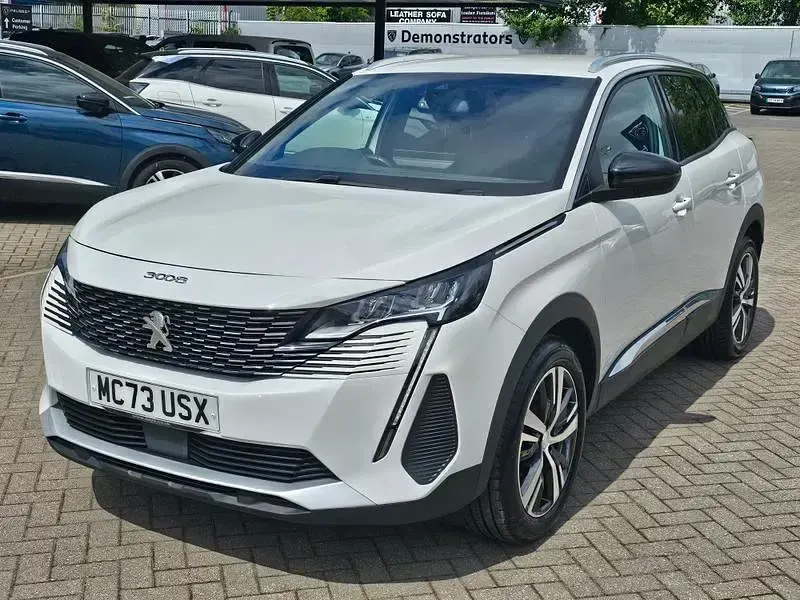 Used Peugeot 3008 Allure 131 HP (96 kW) 2023 White SUV