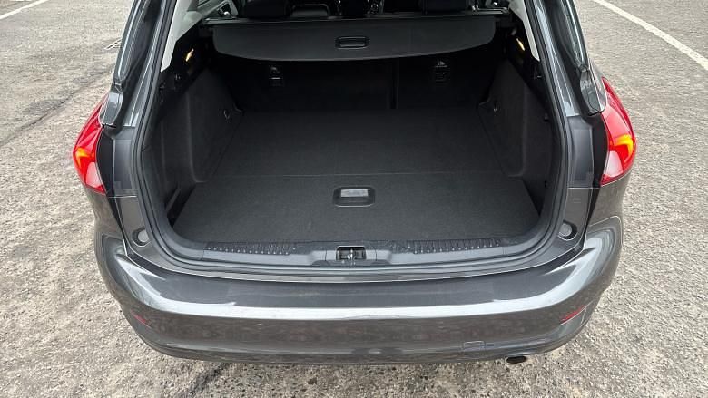 Used Ford Focus Titanium 120 HP (88 kW) 2019 Grey Estate