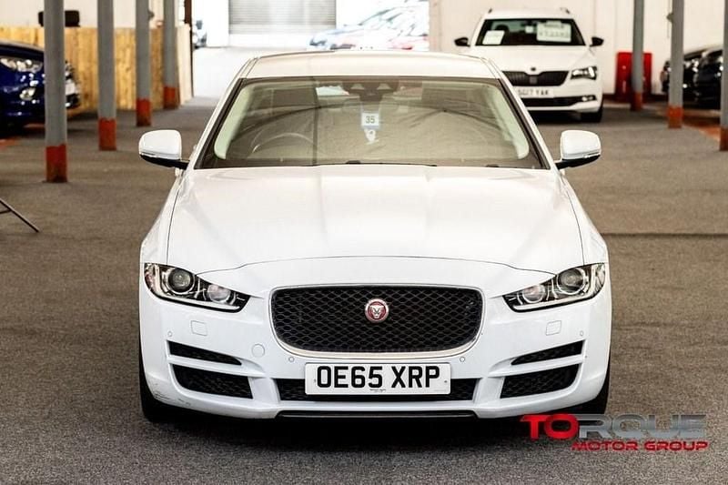 Used Jaguar XE Portfolio 240 HP (176 kW) 2016 White Sedan