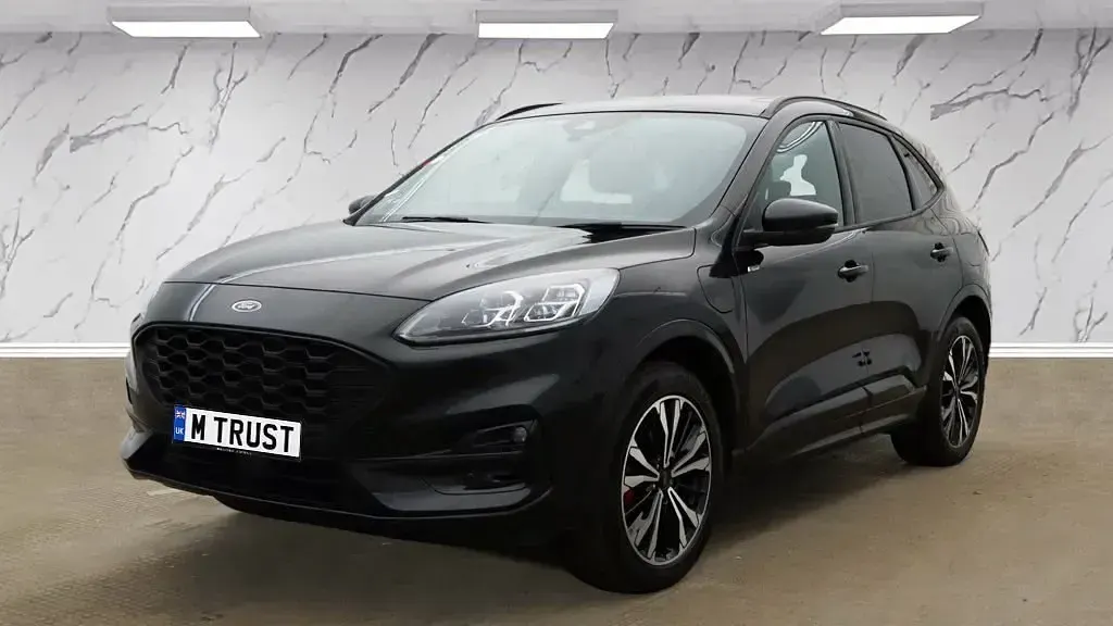 Usado Ford Kuga ST-Line X 225 CV (165 kW) 2023 Negro SUV