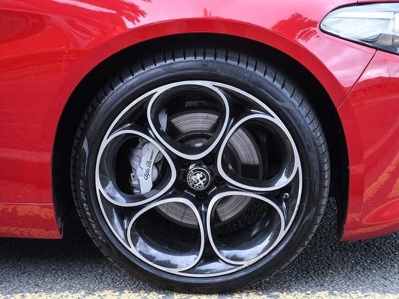 Red Used 2022 Alfa Romeo Giulia Veloce Sedan | £26,896 (Super price) - Image 1/4