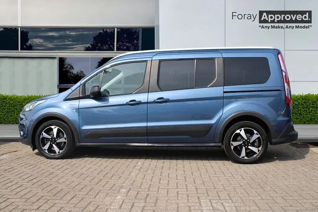Used Ford Grand Tourneo Connect Active 2022 Chrome blue MPV