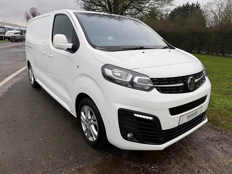 Used Vauxhall Vivaro Elite 100 kW (136 HP) 2021 White MPV