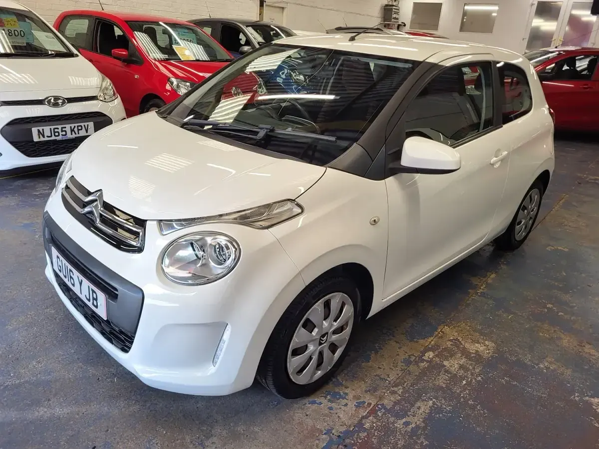 Used Citroën C1 Feel 68 HP (50 kW) 2016 White Hatchback