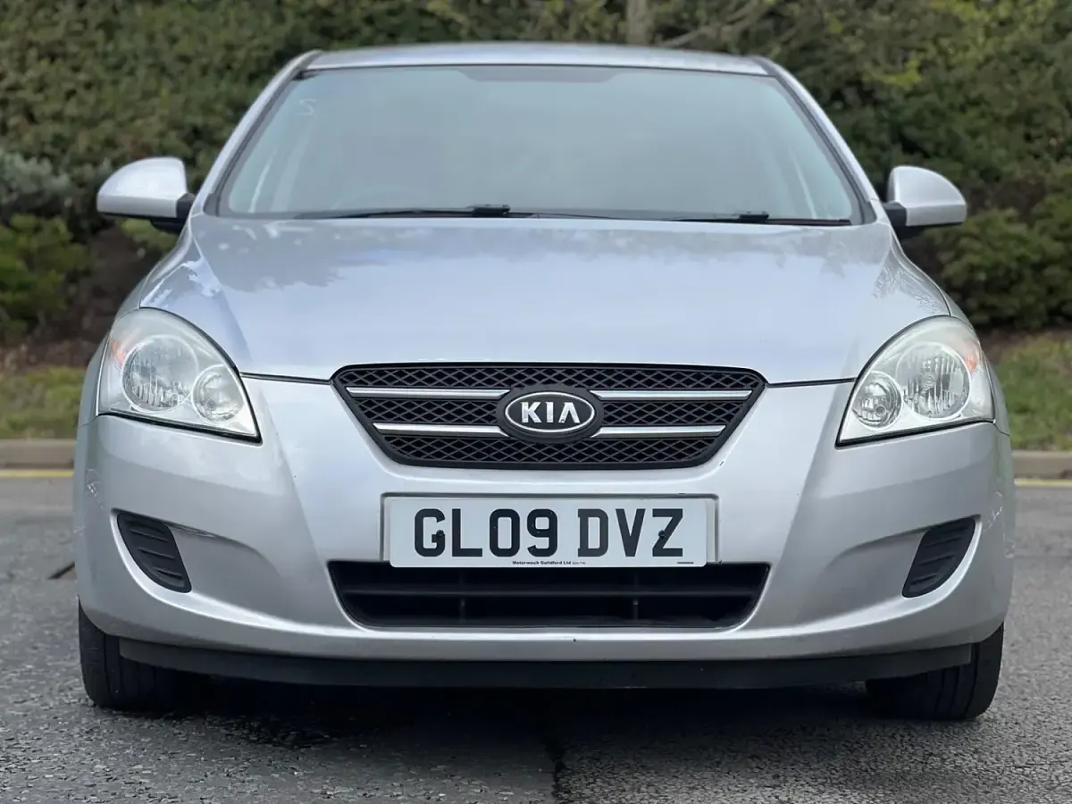 Gebraucht Kia Ceed 2009 Silber Kleinwagen