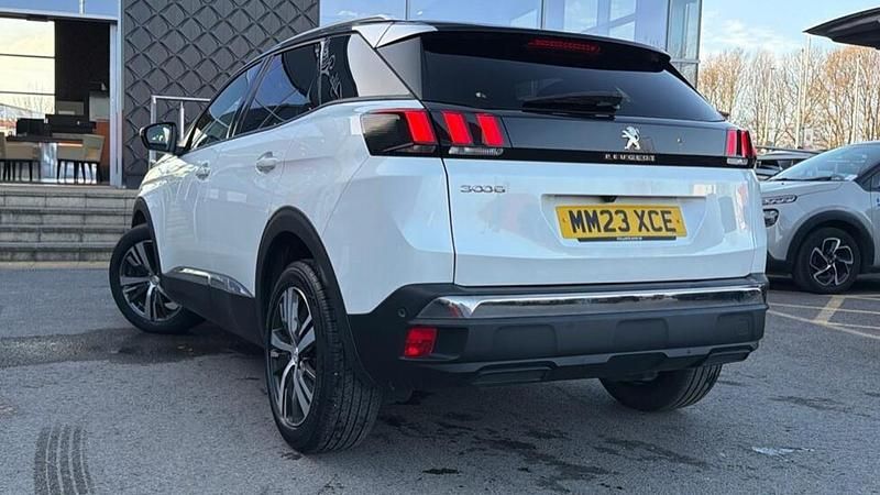 Used Peugeot 3008 Allure+ 129 HP (94 kW) 2023 White SUV