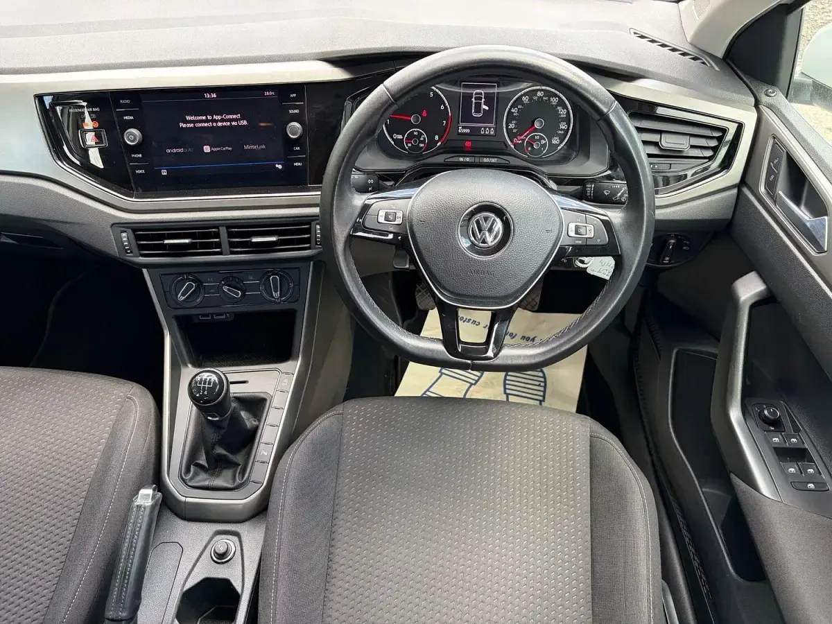 Used VW Polo SE 95 HP (69 kW) 2019 White Hatchback