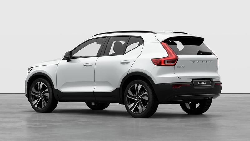 New Volvo XC40 Plus 163 HP (119 kW) 2025 Crystal white SUV