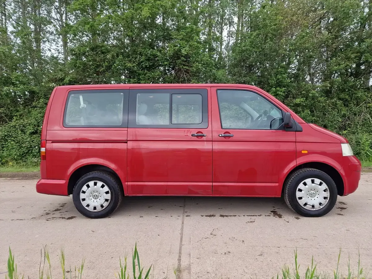 Used VW Transporter SE 130 HP (95 kW) 2005 Red Van