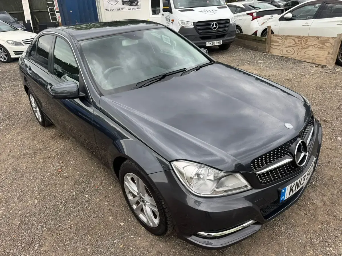 Begagnad Mercedes C180 Executive 2013 Grå Sedan
