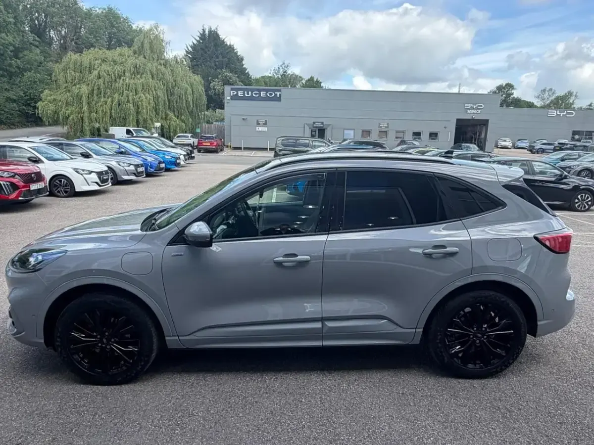 Used Ford Kuga 222 HP (163 kW) 2024 Grey SUV