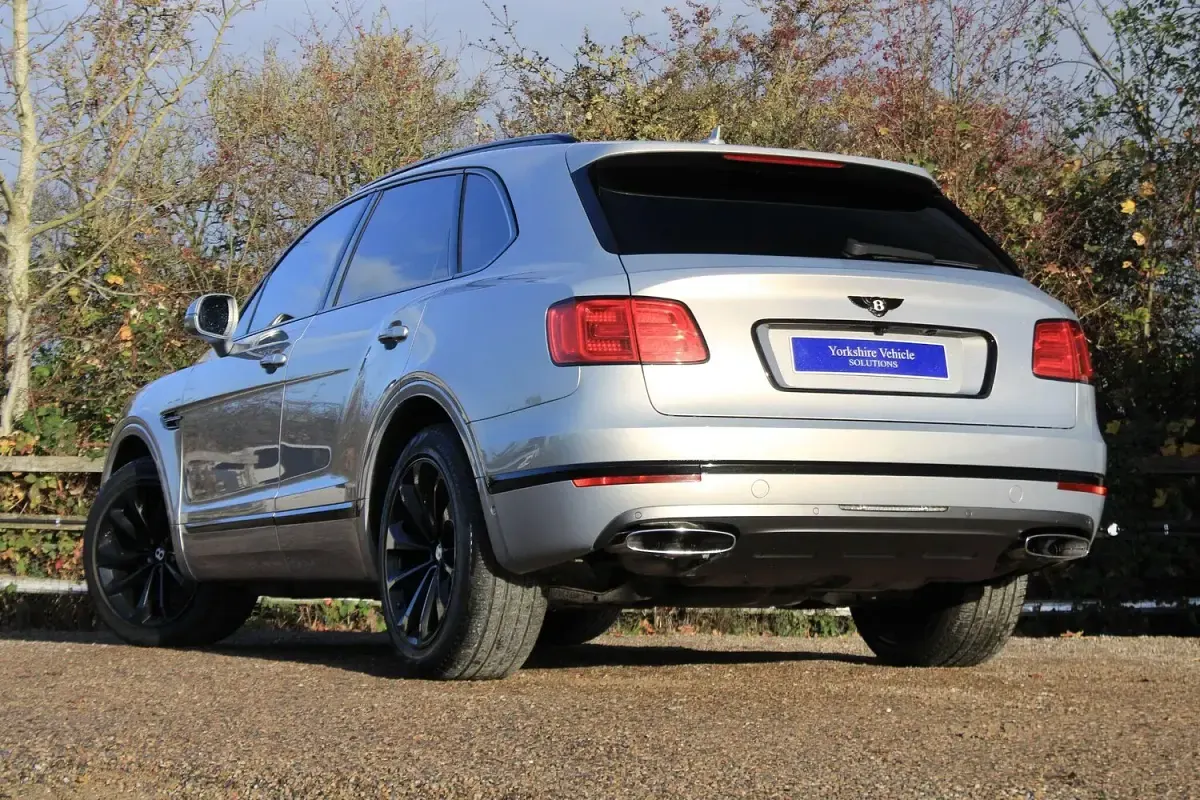 Used Bentley Bentayga 608 HP (447 kW) 2016 Grey SUV
