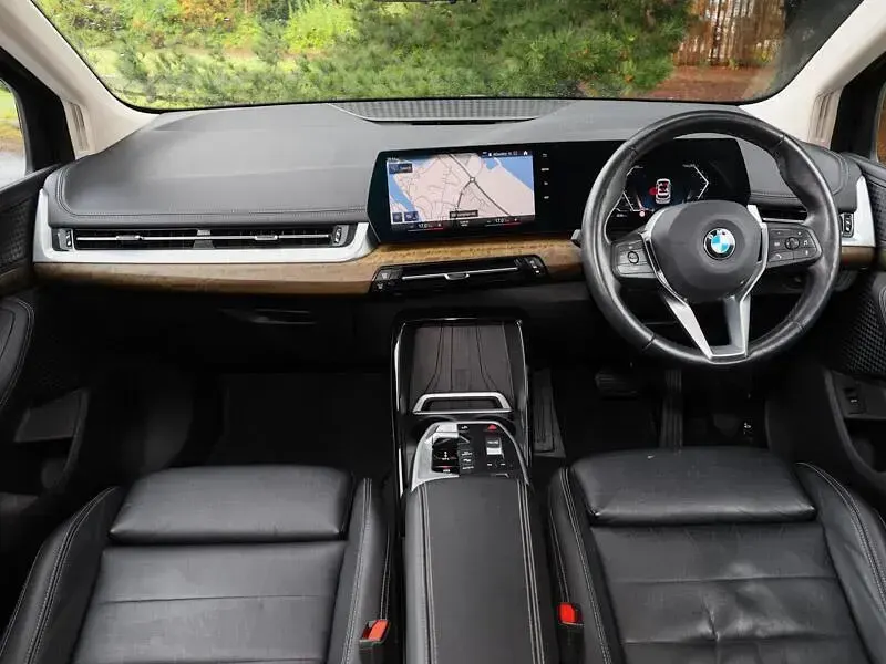 Used BMW 223 Active Tourer Luxury Line 215 HP (158 kW) 2022 White MPV