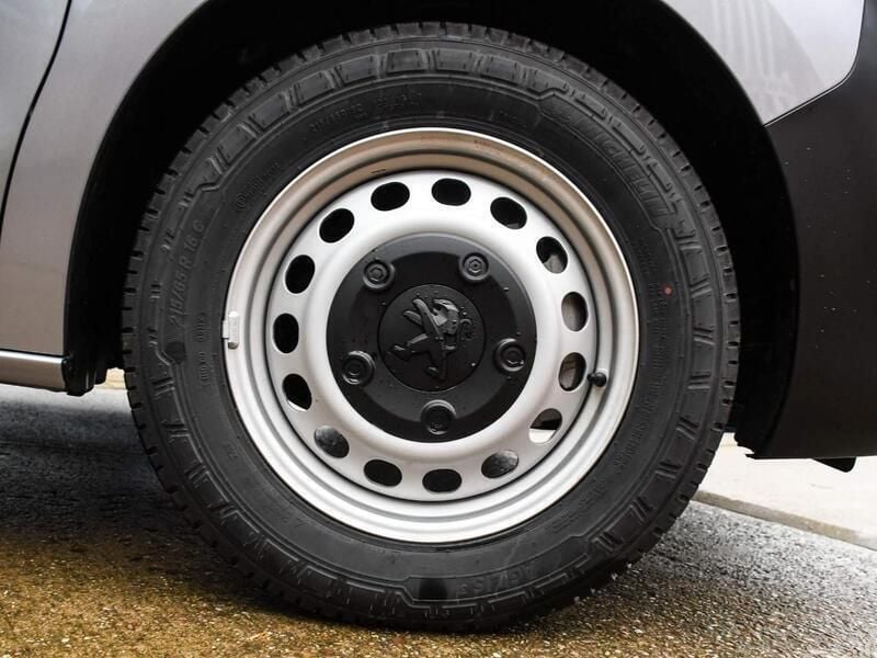 Grey New 2024 Peugeot e-Expert Premium Van | £18,896 (Fair price) - Image 1/4
