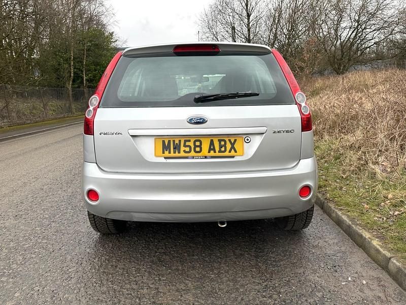 Used Ford Fiesta Zetec 2009 Silver Hatchback
