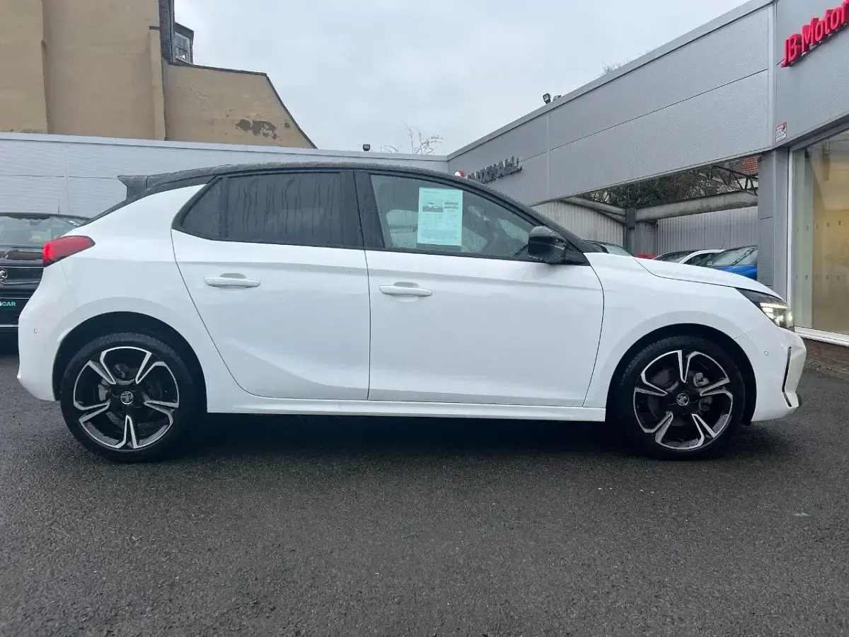 Second-hand Vauxhall Corsa Ultimate 134 CP (98 kW) 2025 Alb Hatchback