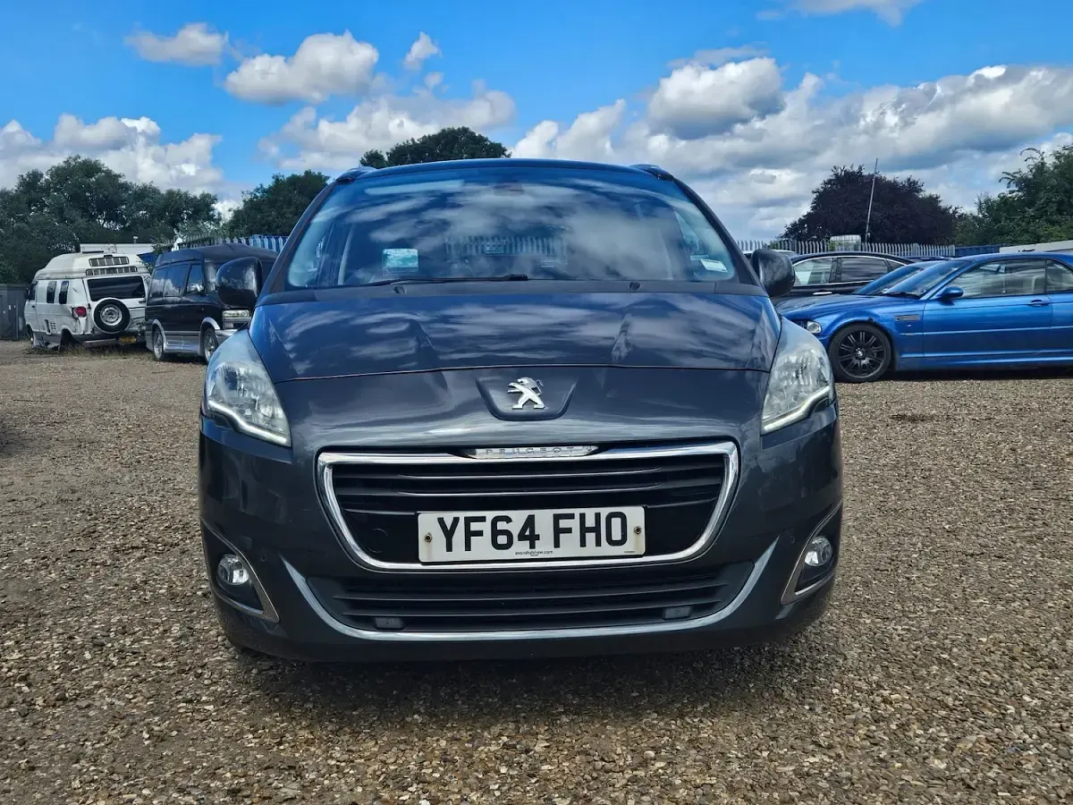 Used Peugeot 5008 Allure 115 HP (84 kW) 2014 Grey MPV