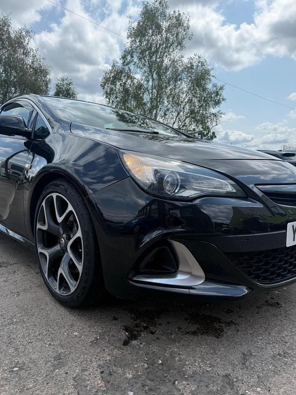 Black Used 2015 Vauxhall Astra GTC S Hatchback | £8,995 (Fair price) - Image 1/4