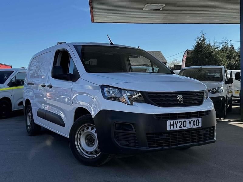 White Used 2020 Peugeot Partner S MPV | £7,395 (Fair price) - Image 1/3