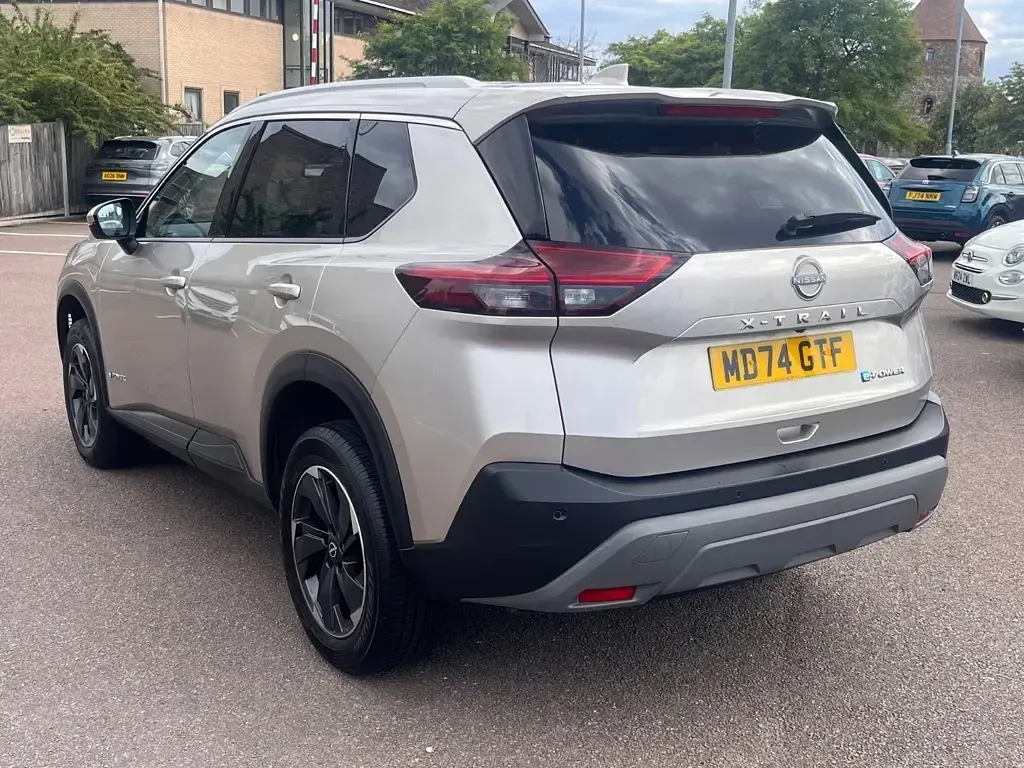 Used Nissan X-Trail N-Connecta 213 HP (156 kW) 2024 Silver SUV