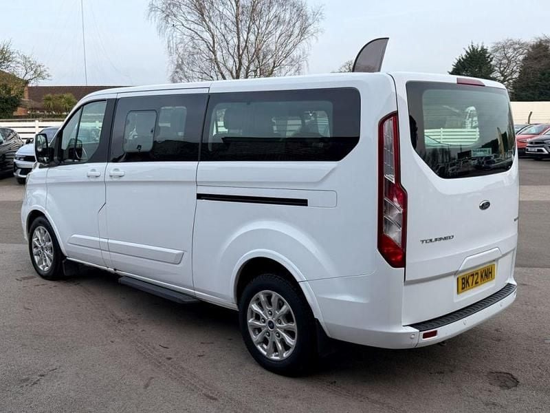 Used Ford Tourneo Custom Titanium 130 HP (95 kW) 2022 White Van